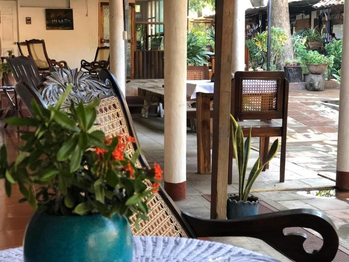 Casa De Los Berrios เลออน ภายนอก รูปภาพ