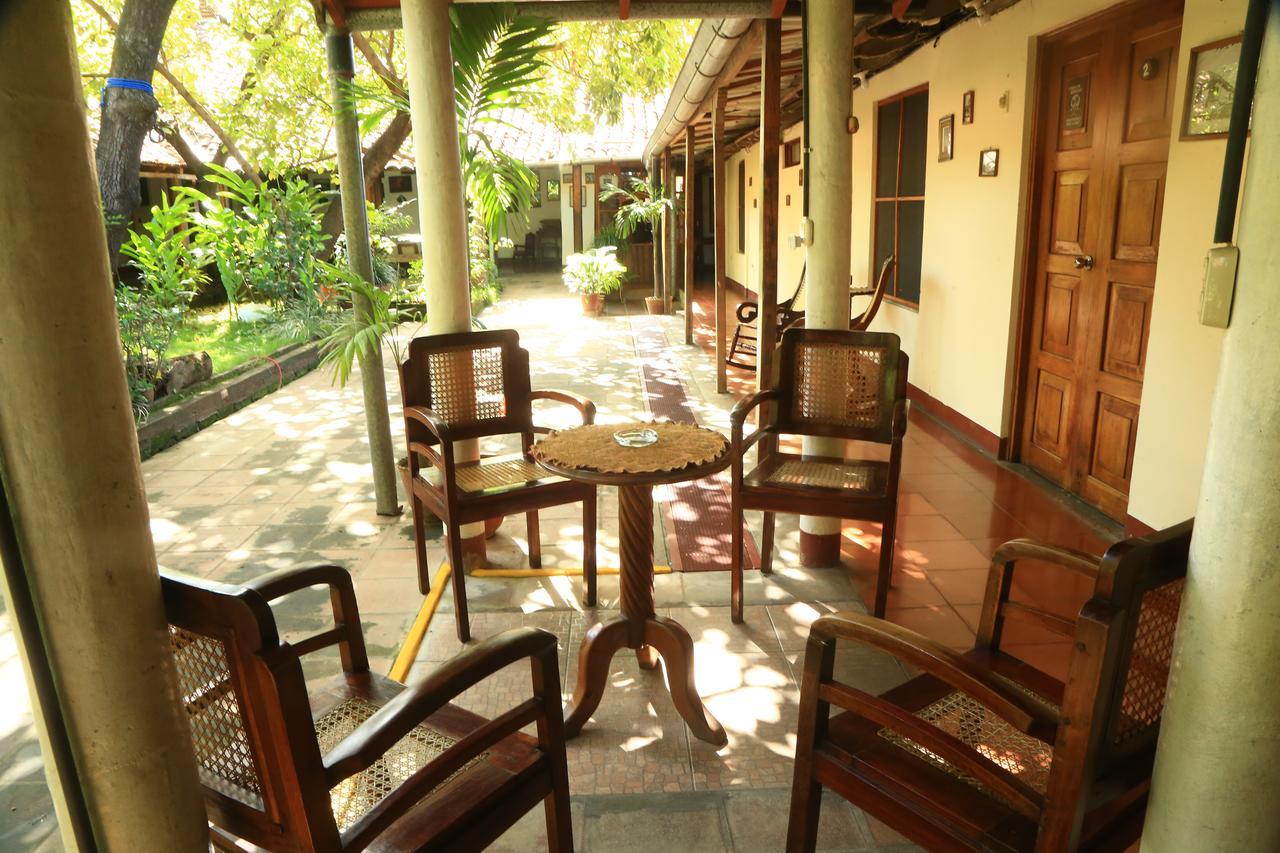 Casa De Los Berrios เลออน ภายนอก รูปภาพ